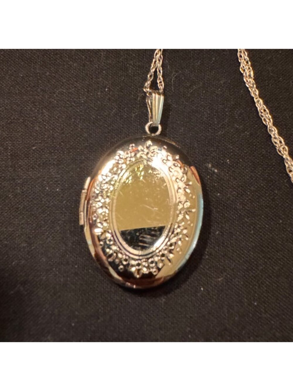 Sterling Silver 925 Etched Floral Locket Pendant Necklace Size 26" Length